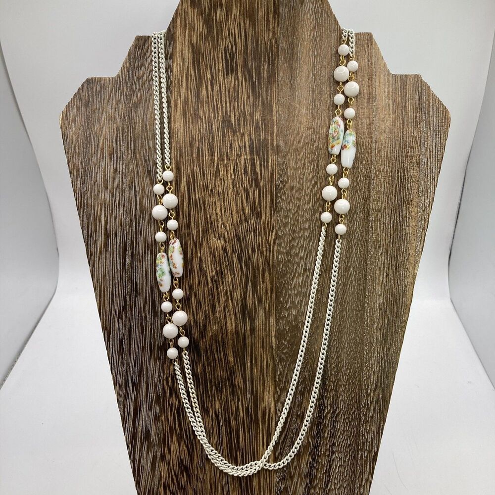 vtg Painted Glass bead necklace White Chain Long cottage core